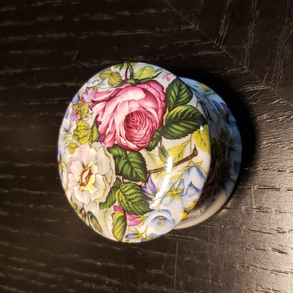 The Bristol China Company trinket box
